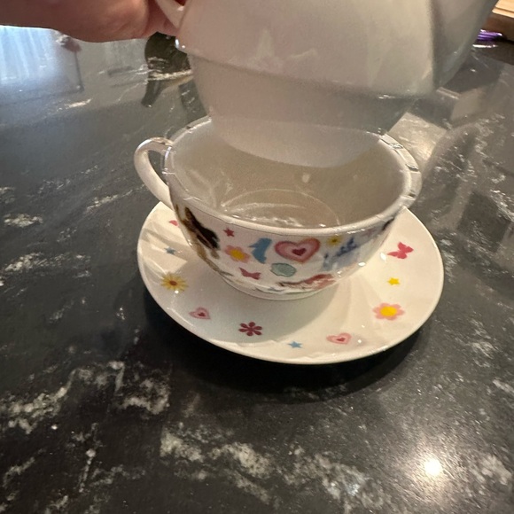 ❣️❣️ Disney Princess Teacup & Teapot ❣️❣️ - Picture 4 of 5